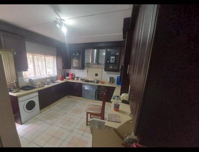 4 BEDROOM HOUSE FOR SALE IN SILVERGLEN